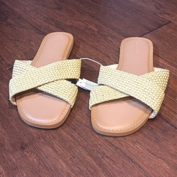 NWT! Size 10 Old Navy Women's Tan Sandals - Picture 1 of 8